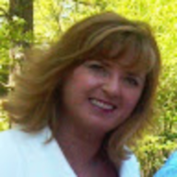 Meet your Posher, Sharon - Picture 1 of 1